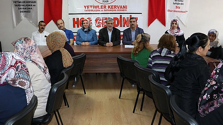 Yetimlere gıda paketi 