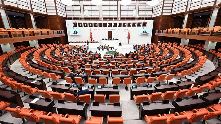 10. Yargı Paketi Meclis'ten geçti: Peki neler değişiyor? Hangi suçlar hedefte? Kim ne kadar ceza alacak?