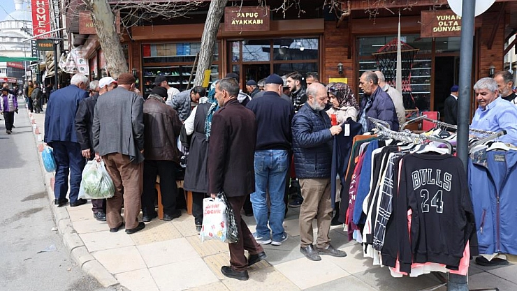 100 lira olduğunu duyan vatandaşlar akın etti