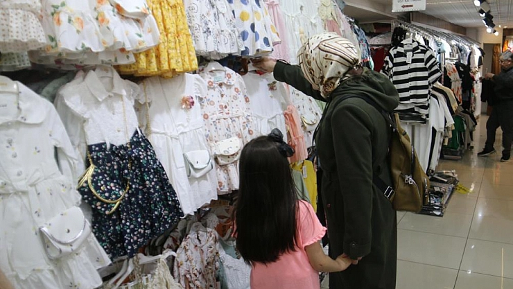 110 çocuk bayramlıklarına kavuştu