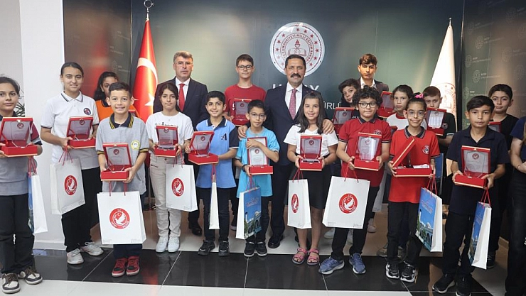 16 öğrenci bursluluk sınavından tam puan aldı