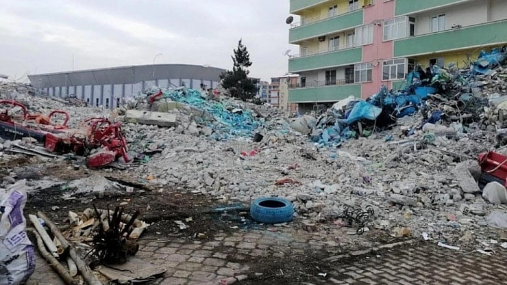 19 Kişinin Öldüğü Ermeç Apartmanında Bilirkişi Raporu Bekleniyor