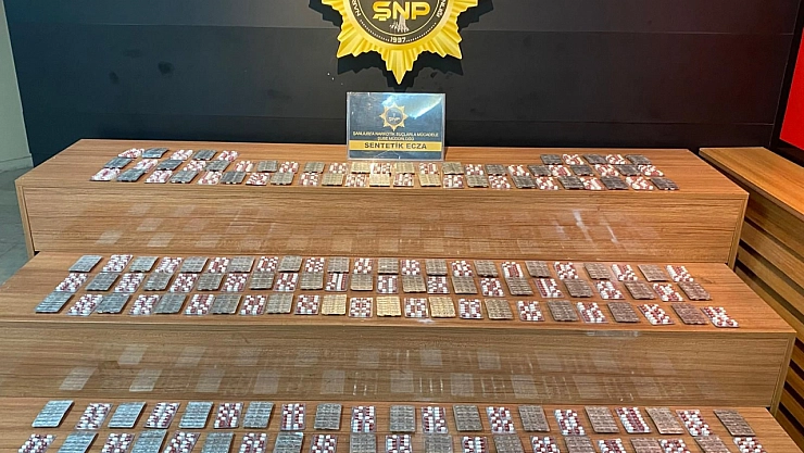 2 bin 404 uyuşturucu hapla yakalanan şahsa gözaltı