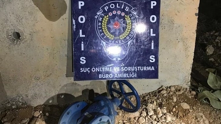 Kırıcıyı çaldılar