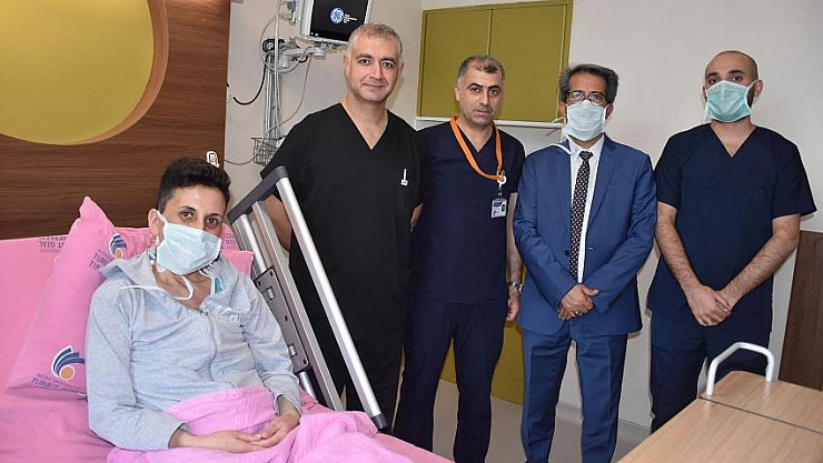 İnce bağırsak nakliyle hayata tutundu