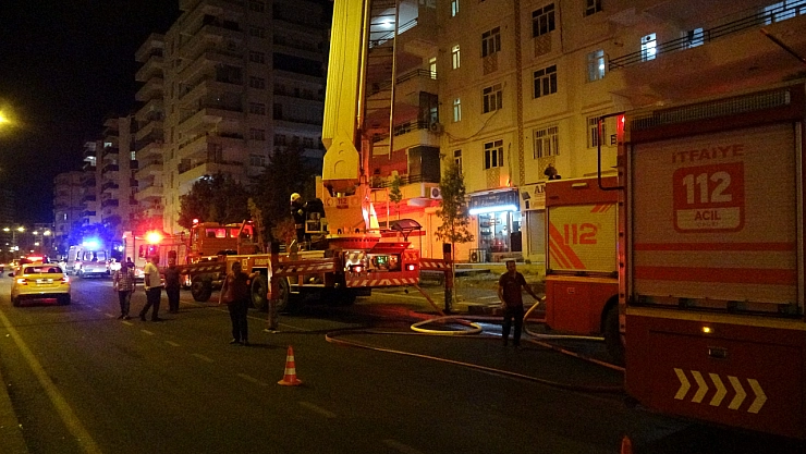 4 itfaiye eri dumandan etkilendi