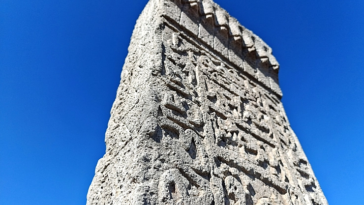 45 yeni mezar gün yüzüne çıkarıldı