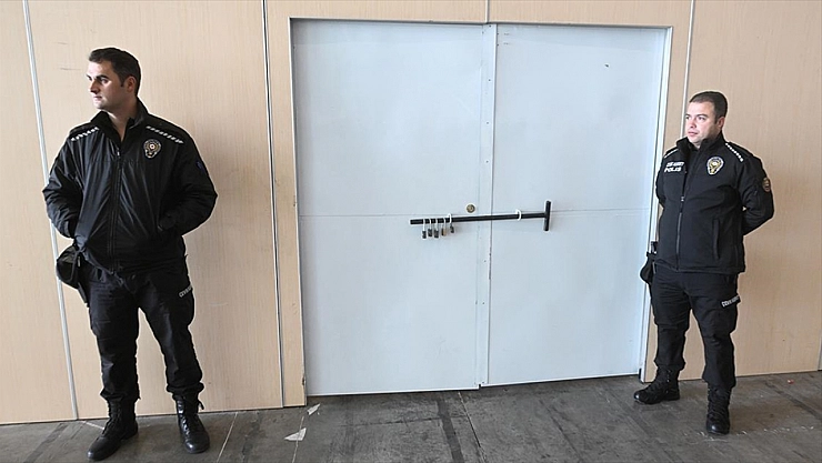 5 kilitli odada korunuyor