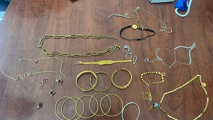 500 binlik altını sahibine teslim ettiler