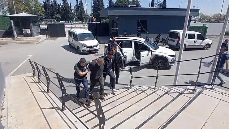 52 suç kaydı vardı, 33 suçtan 20 yıl hapis cezasıyla aranıyordu...Yakalandı