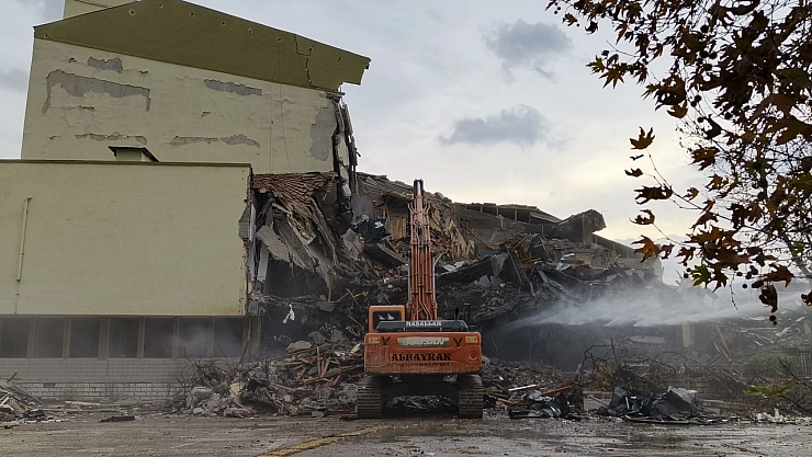 Malatya'nın Bir Değeri Daha Yıkılıyor...! 6 Şubat'ın Bir Başka Yarası: