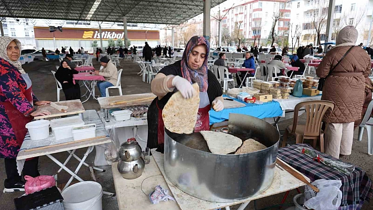 Gözleme yaparak ev sahibi oldu