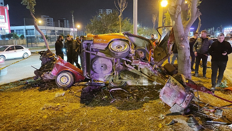 Adana'da ikiye bölünen otomobilde ölü sayısı 2'ye yükseldi