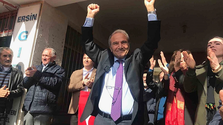 CHP'den istifa etti
