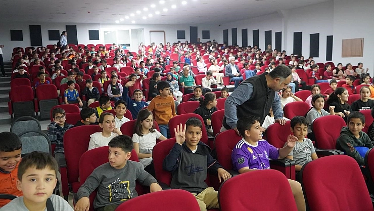 Adıyaman Belediyesi'nden çocuklara çevre temalı tiyatro gösterisi