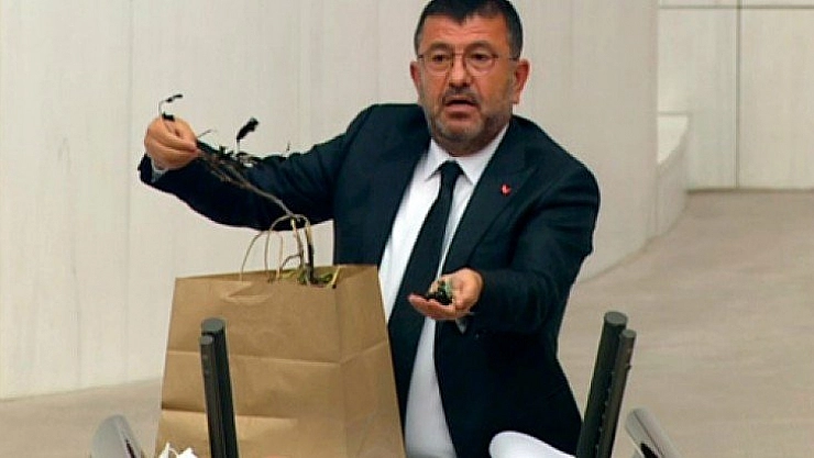 Ağbaba destek istedi