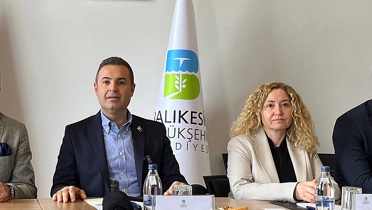 Ahmet Akın Bandırma'da halkla buluştu