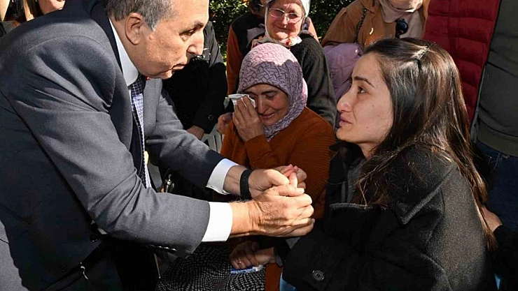 Büyükşehir Adayı yaralı askerin ailesini ziyaret etti