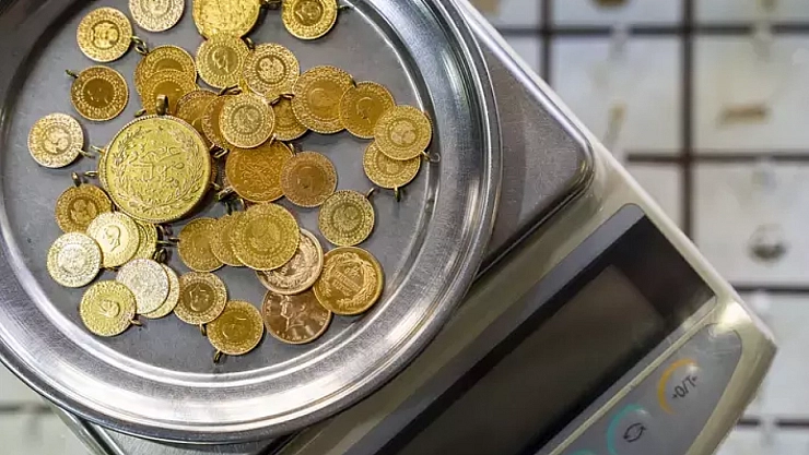 Altın zirveye doğru ilerliyor