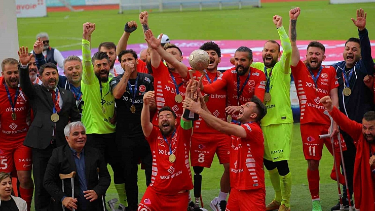 Ampute Milli Takımı, şampiyonluk kupasını aldı