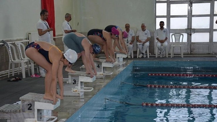 Yüzme yarışları sona erdi