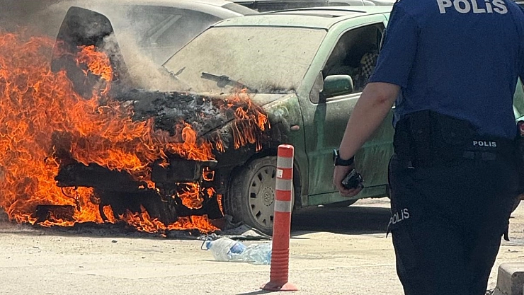 Ankara'da bir araç alev alev yandı