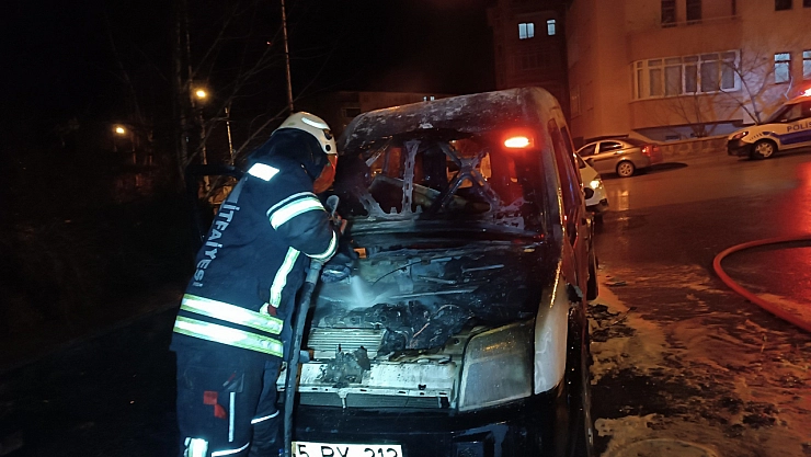 Araç alev topuna döndü, yürekler ağza geldi