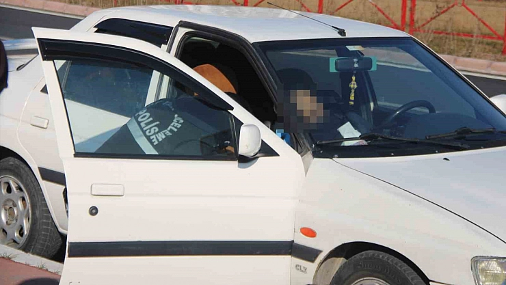 Aracın içinde ölü bulundu