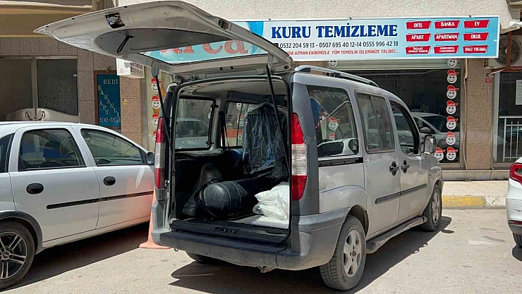 Aracında öyle bir şey fark etti ki? Kendini ihbar etti