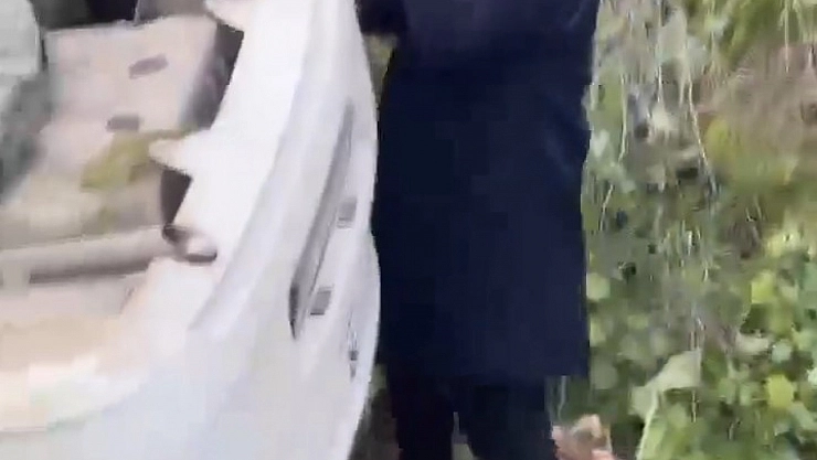 Araçla takla attı, telefonla yakınlarını arayıp espri yaptı