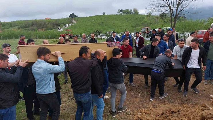 Araçları Tırın Altına Giren Karı-Koca Hayatını Kaybetti!
