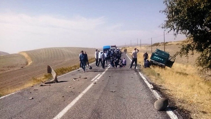 Arapgir'de kaza 2 yaralı
