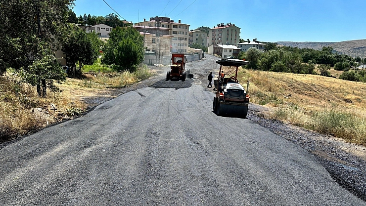 Arapgir'de yollar onarılıyor