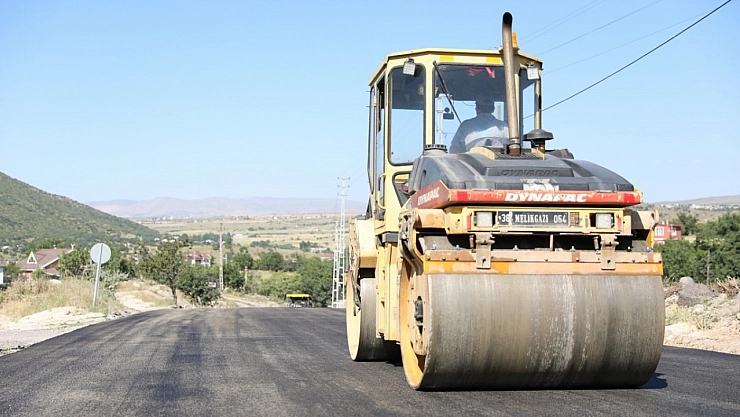 Asfalt çalışmaları devam ediyor