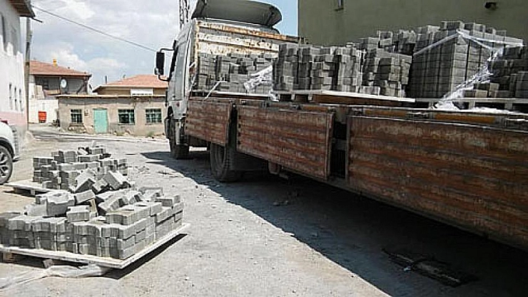 Arguvan'a parke taşı 