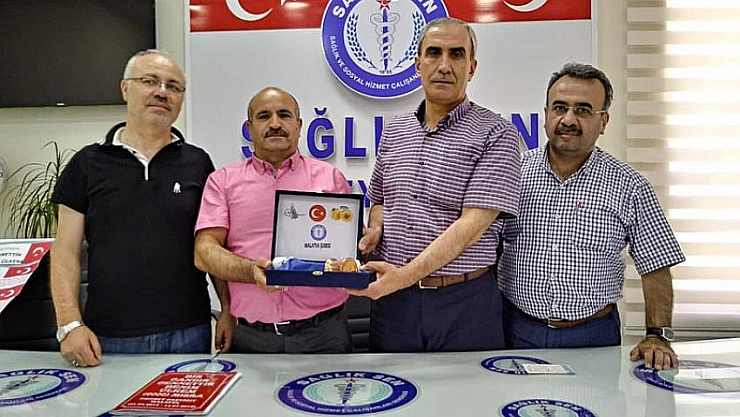 Rekor şiirin sahibine plaket