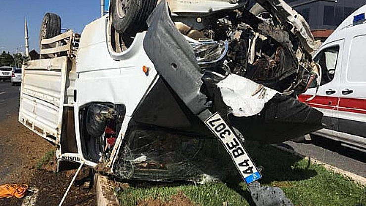 İki ayrı kazada 5 kişi yaralandı