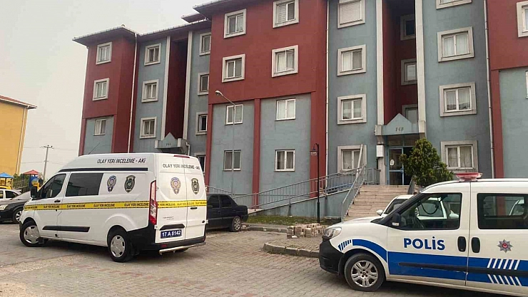 Ayvacık'ta bir kişi evinde ölü bulundu