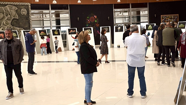 'Azura' Sergisiyle Taşlar Binlerce Yıllık Sessizliğini Fısıldıyor