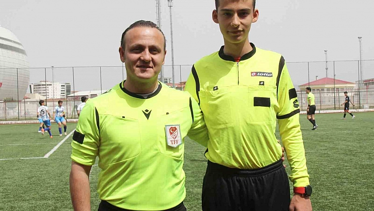 Sivas'ta baba-oğul  beraber maç yönetti