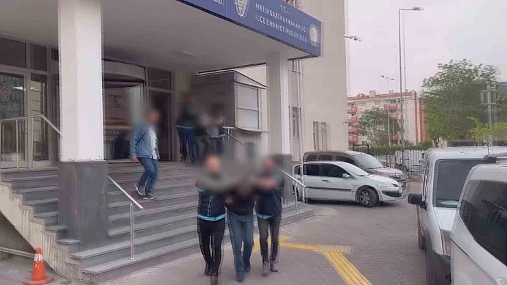 Bağ evi fareleri yakalandı