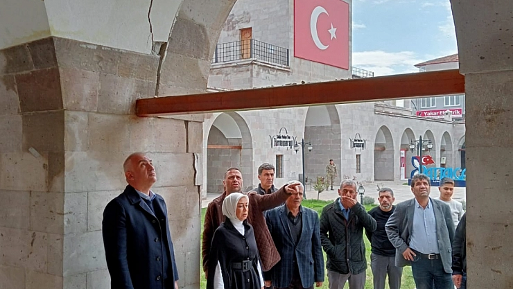 Bakan Ersoy, tarihi yapıları inceledi