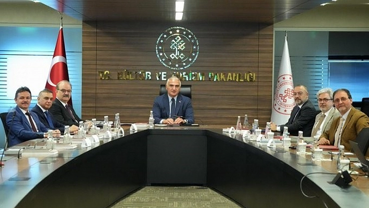 Kültür ve Turizm Bakanlığı'ndan Yunus Emre Enstitüsü'ne Yeni Başkan!