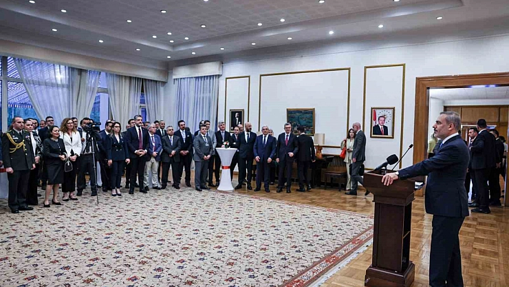 Bakan Fidan, Çin'de Türklerle buluştu!