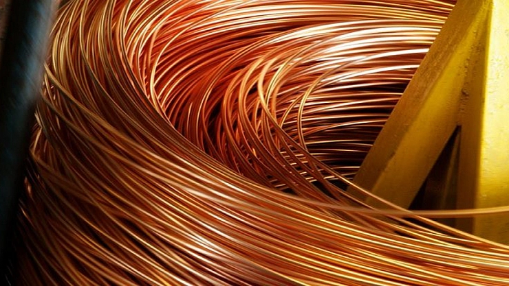 Bakır Fiyatlarındaki Sert Yükseliş: Petrolün Tahtı Sallanıyor mu?