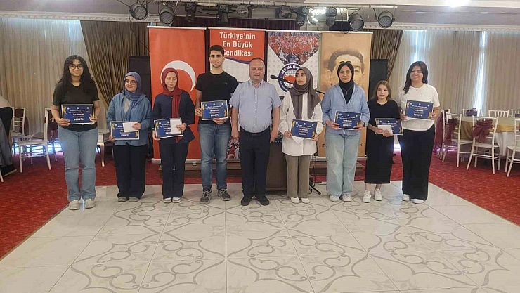 Balıkesir'de öğrenciler önce okudu, sonra yazdı