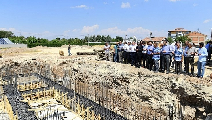 Temel atma törenine katıldı