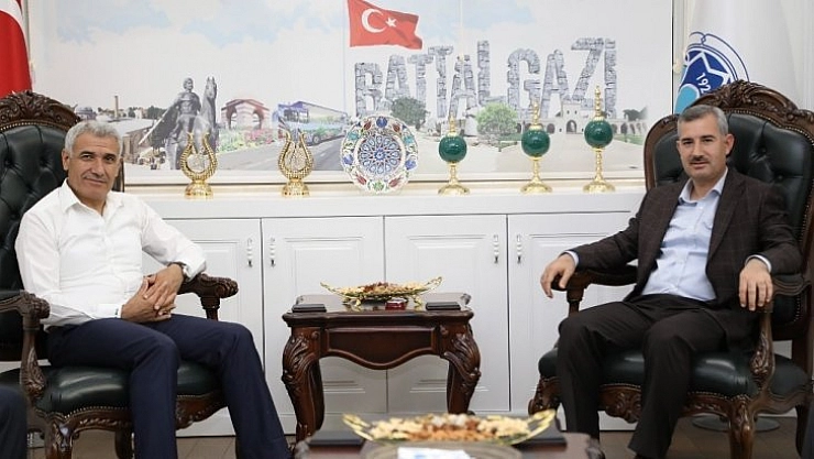 Festivale davet etti