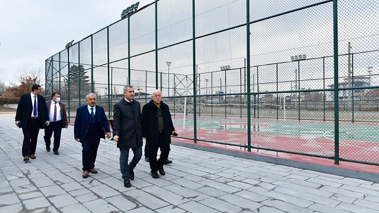 Çınar spor kompleksini inceledi
