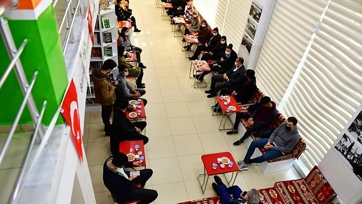 Çınar, gençlerle buluştu